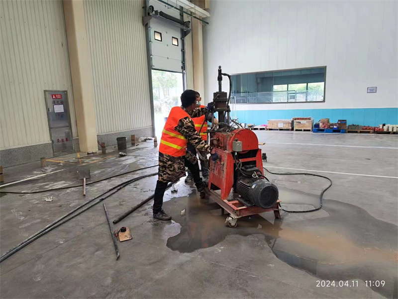 大英厂房地面下沉塌陷注浆加固施工